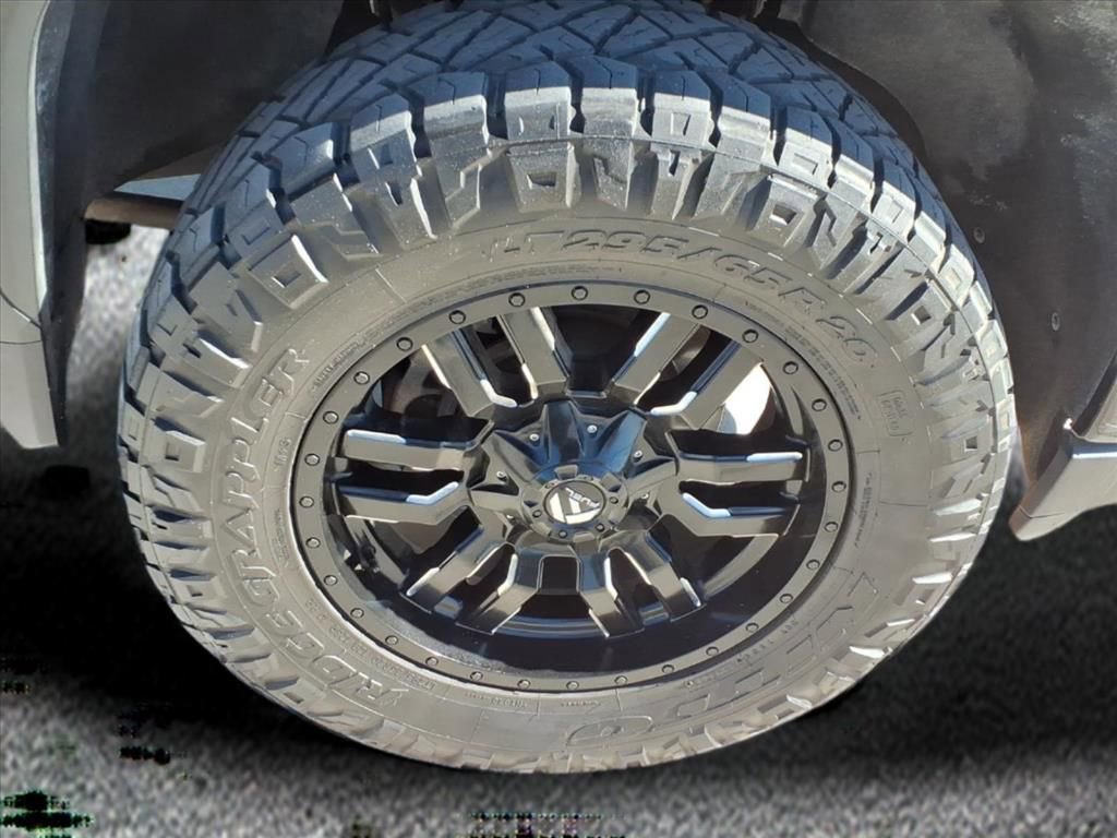 Used 2023 GMC Sierra 2500 AT4 w/ AT4 Preferred Package image 9