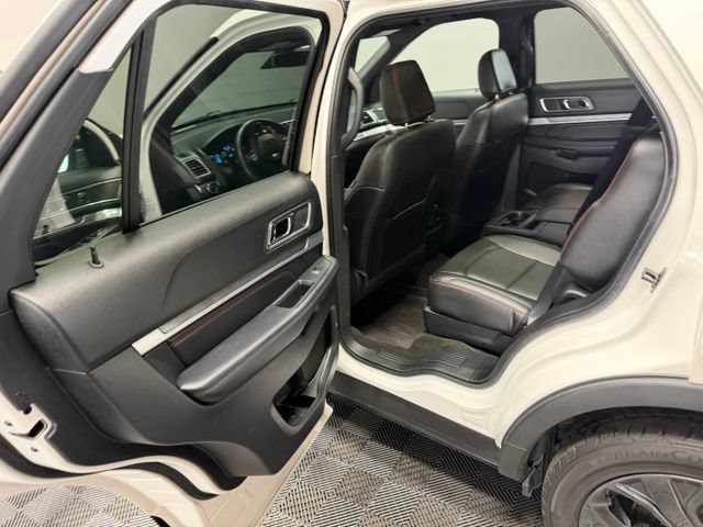 Used 2018 Ford Explorer Sport w/ Equipment Group 401A AWD/4WD image 17