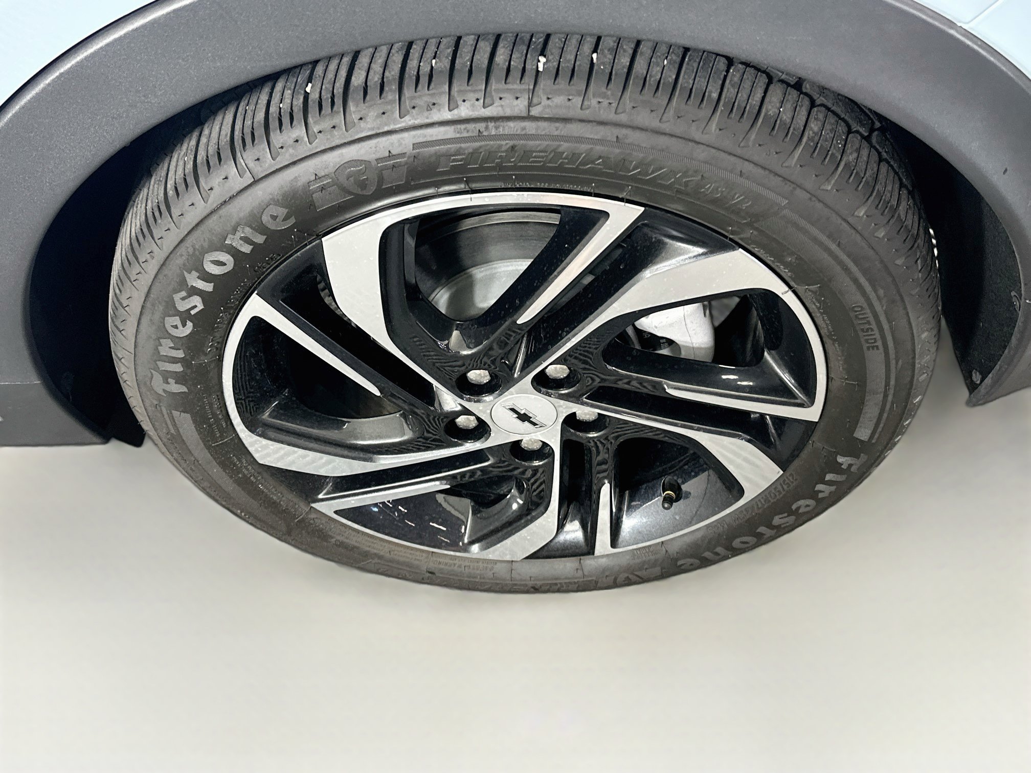 Used 2023 Chevrolet Bolt LT w/ Infotainment Package FWD image 11
