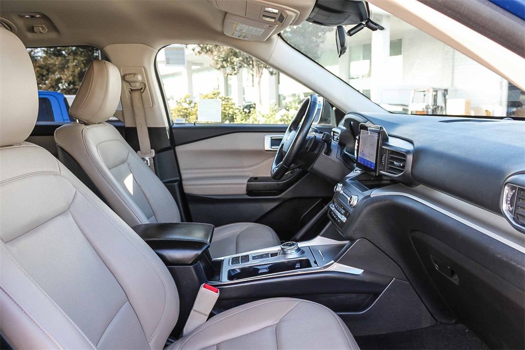 Used 2020 Ford Explorer XLT w/ Equipment Group 202A image 21