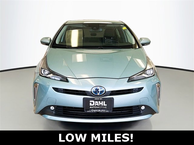 Used 2021 Toyota Prius XLE image 2