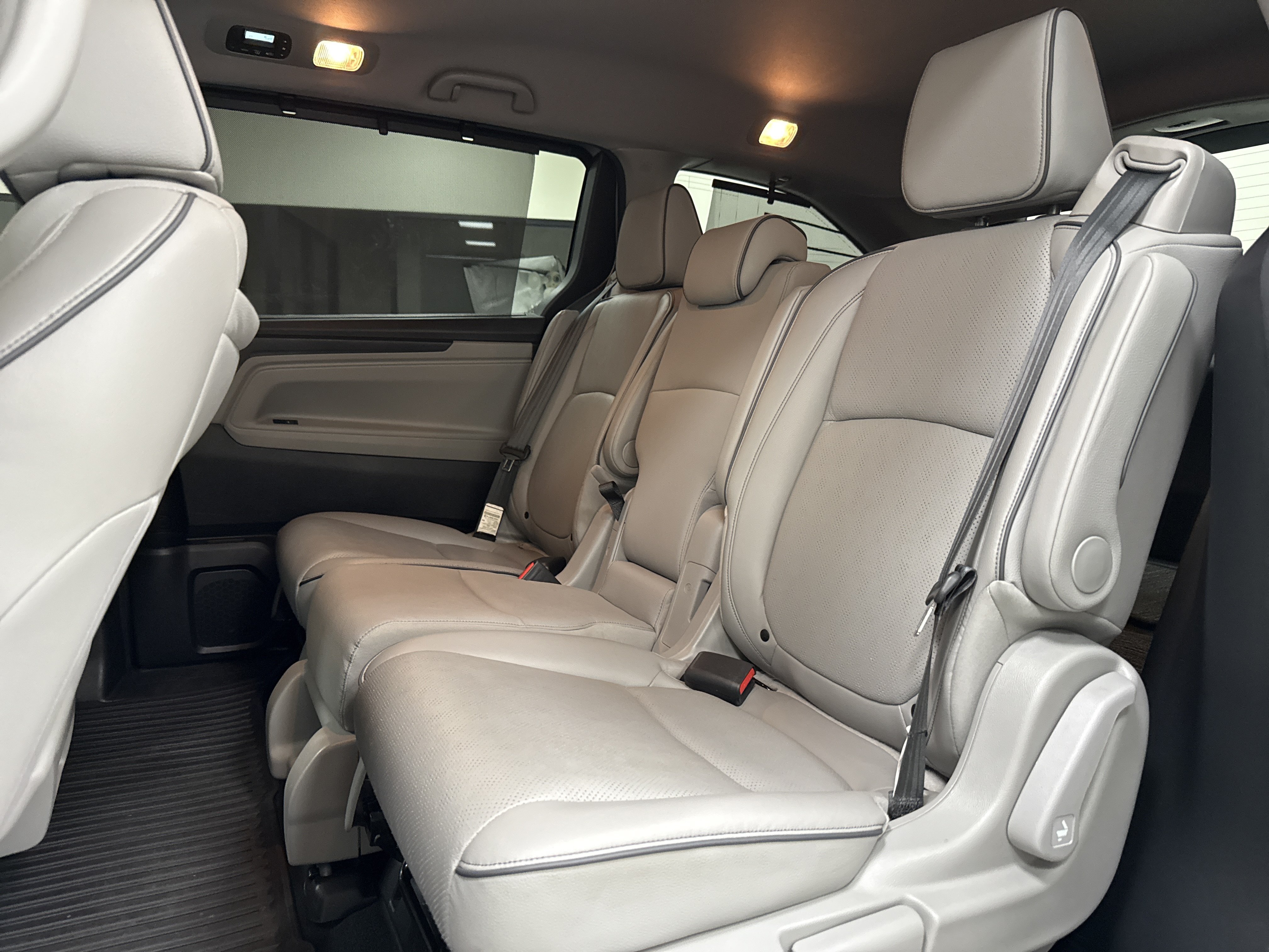 Used 2024 Honda Odyssey Elite image 14