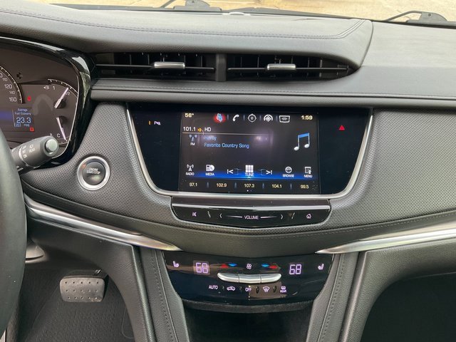 Used 2017 Cadillac XT5 Luxury w/ Driver Awareness Package image 15