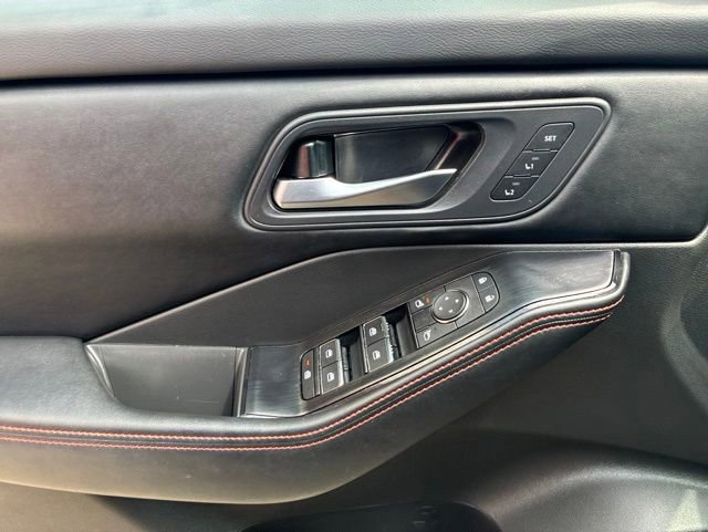 Used 2025 Nissan Rogue SV w/ Rock Creek Premium Package AWD/4WD image 19