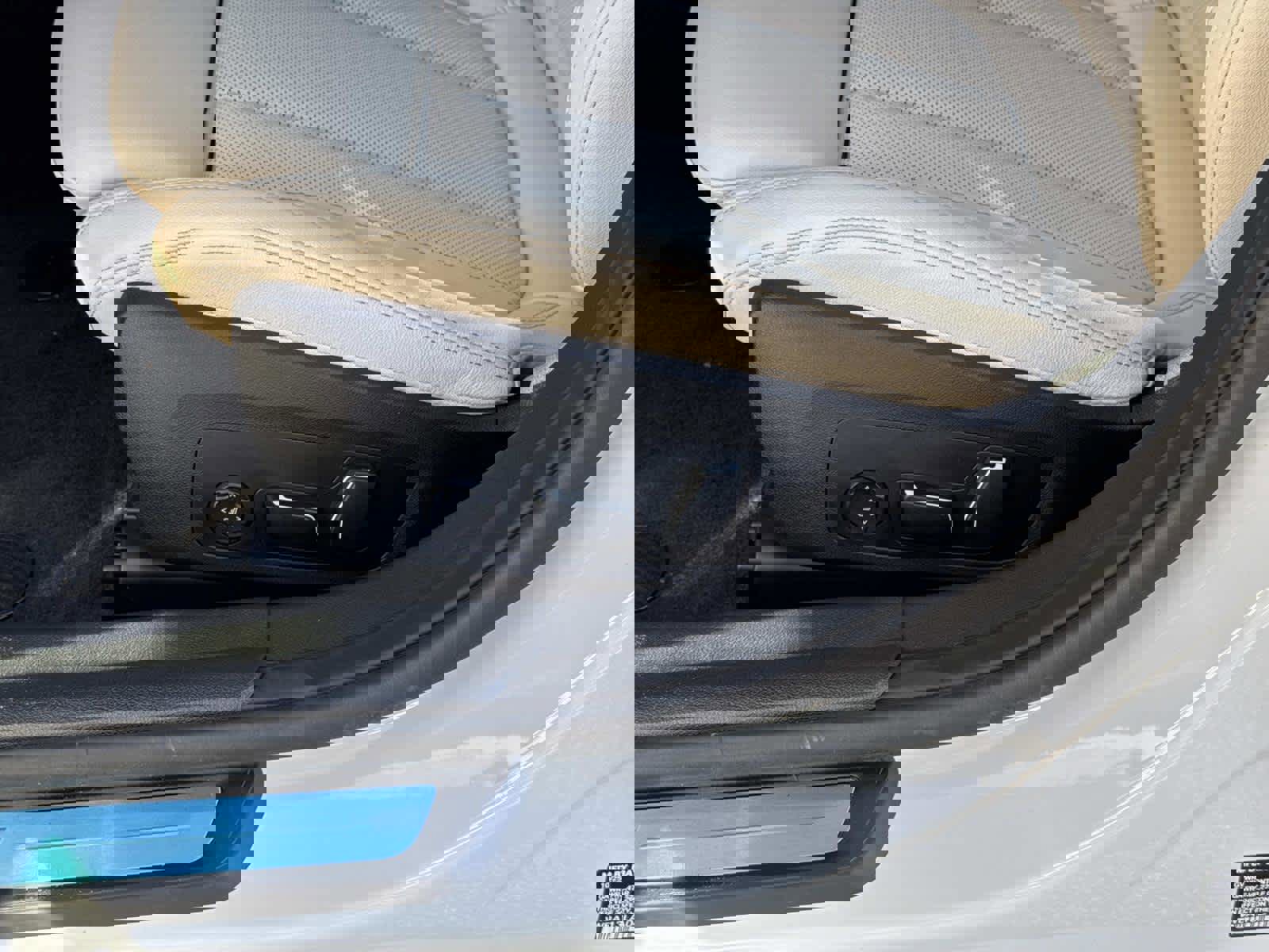 New 2026 BMW 330i Sedan w/ Premium Package image 19