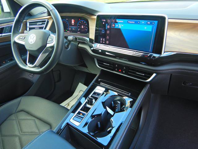 Used 2025 Volkswagen Atlas SE AWD/4WD image 8