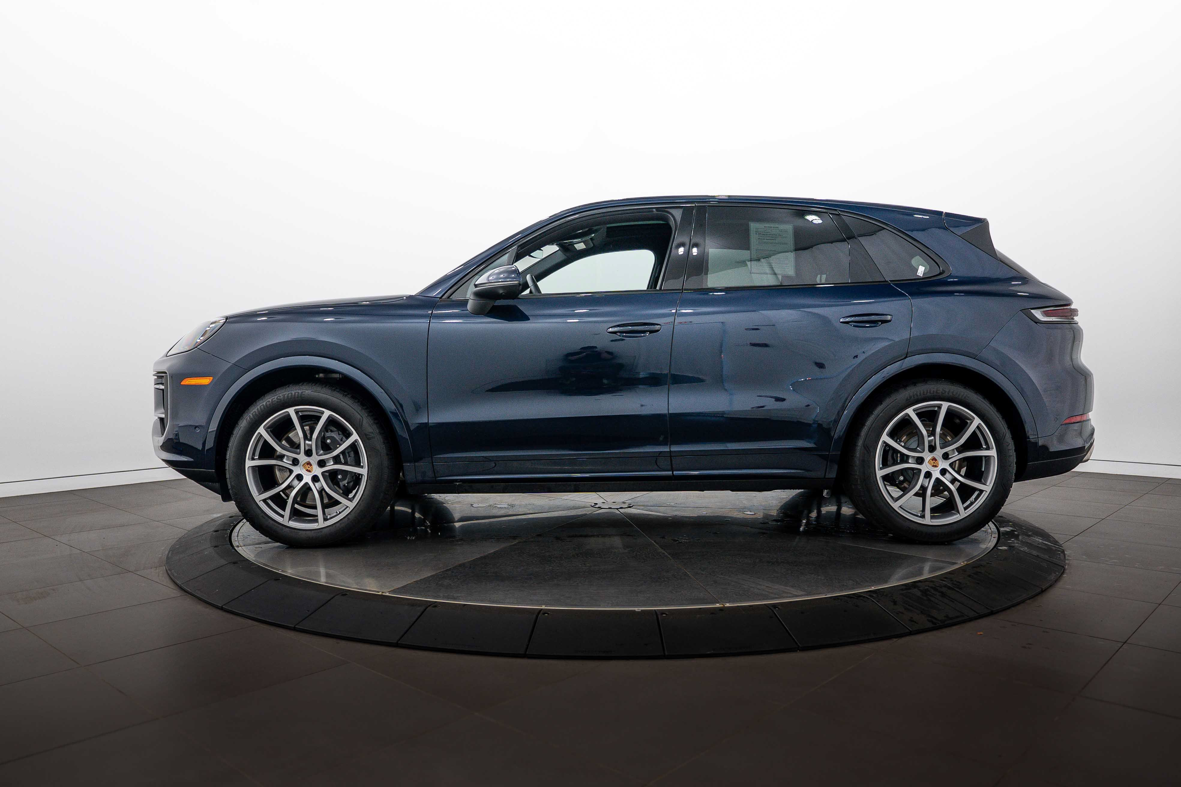 Certified 2026 Porsche Cayenne AWD/4WD image 2