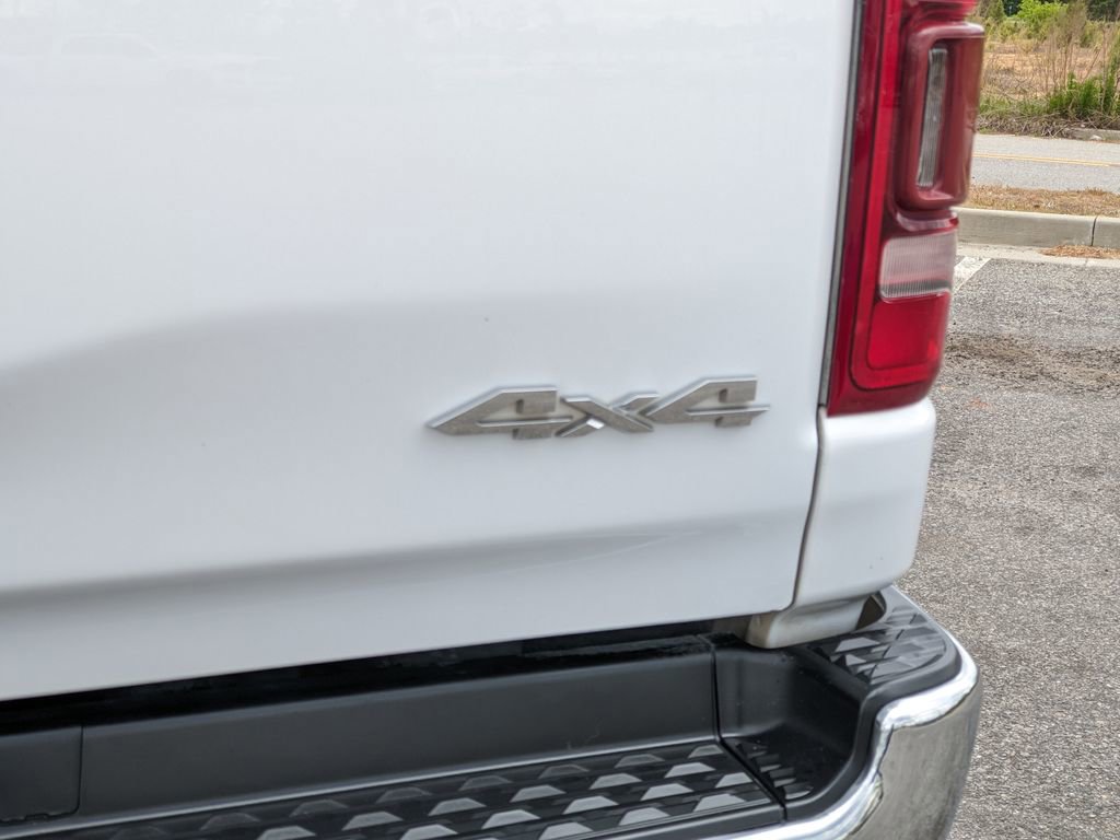 Used 2022 RAM 1500 Laramie AWD/4WD image 12