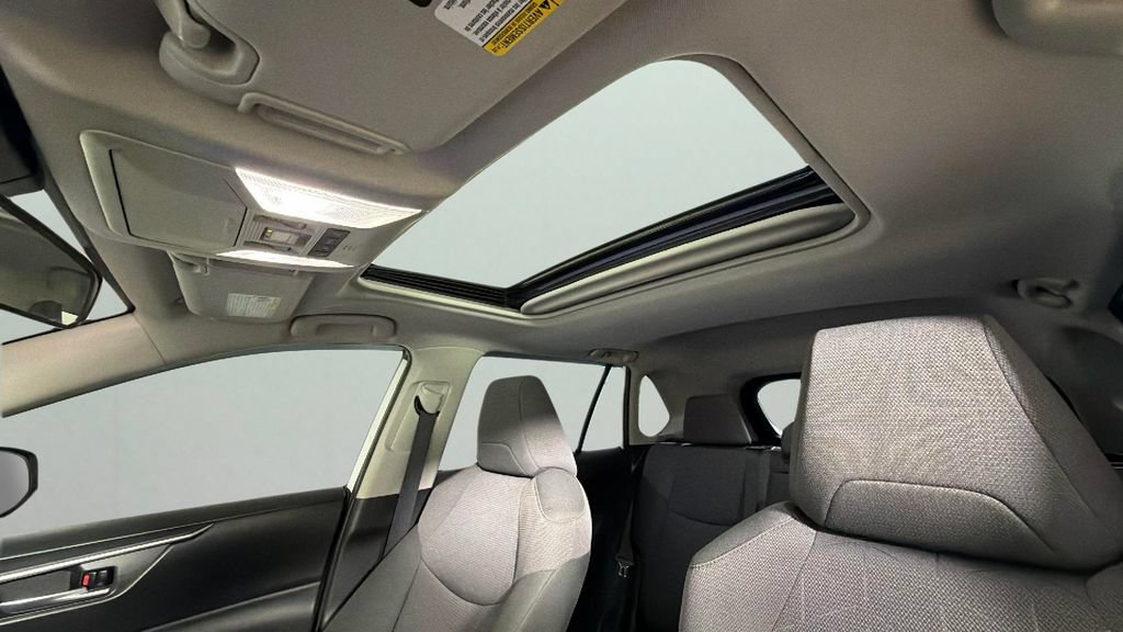 Used 2025 Toyota RAV4 XLE w/ Convenience Package FWD image 26
