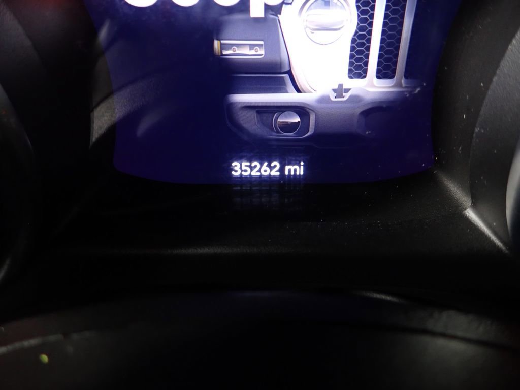 Used 2023 Jeep Gladiator Overland image 31