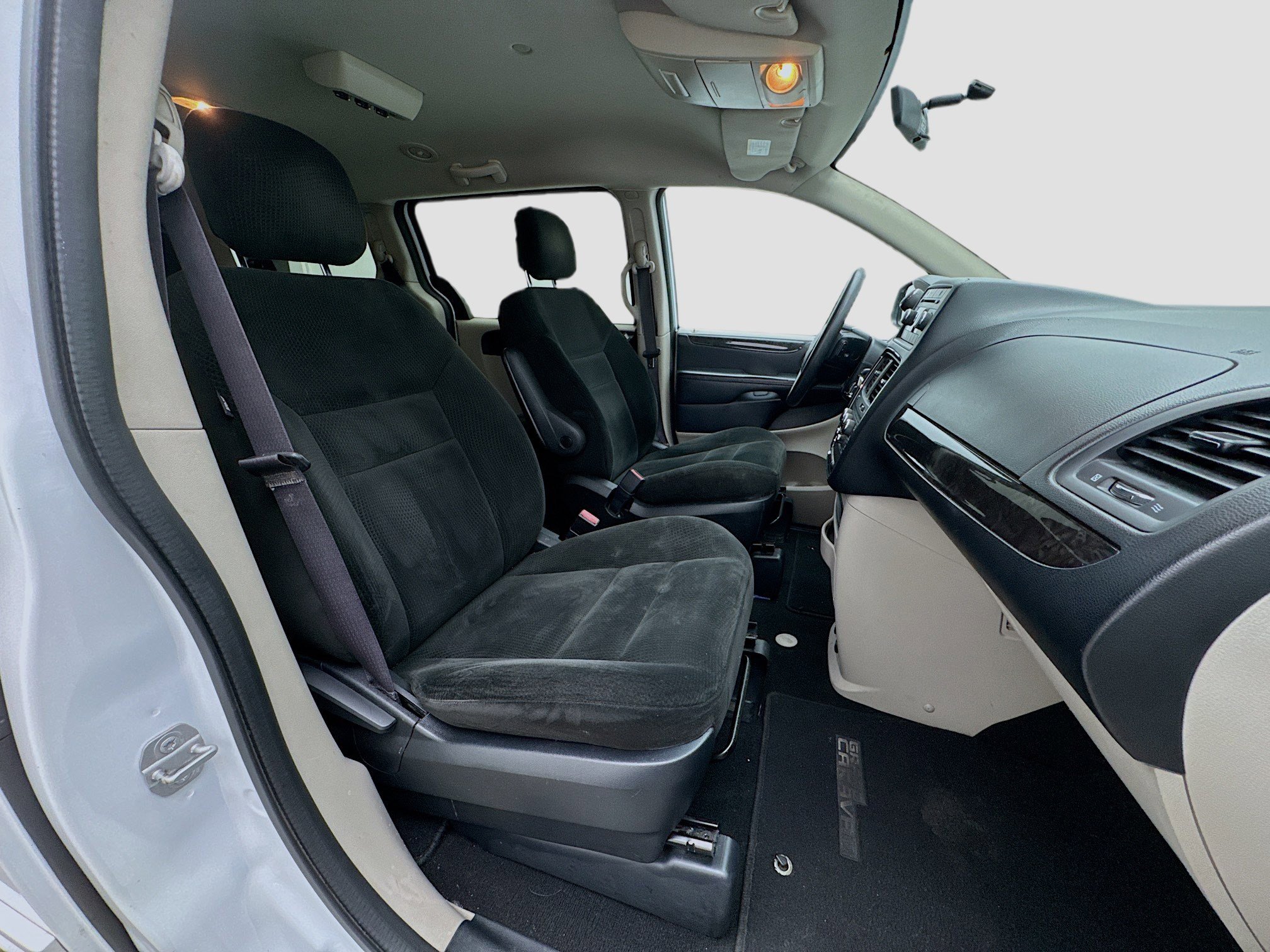 Used 2016 Dodge Grand Caravan SE w/ Quick Order Package 29E SE image 12