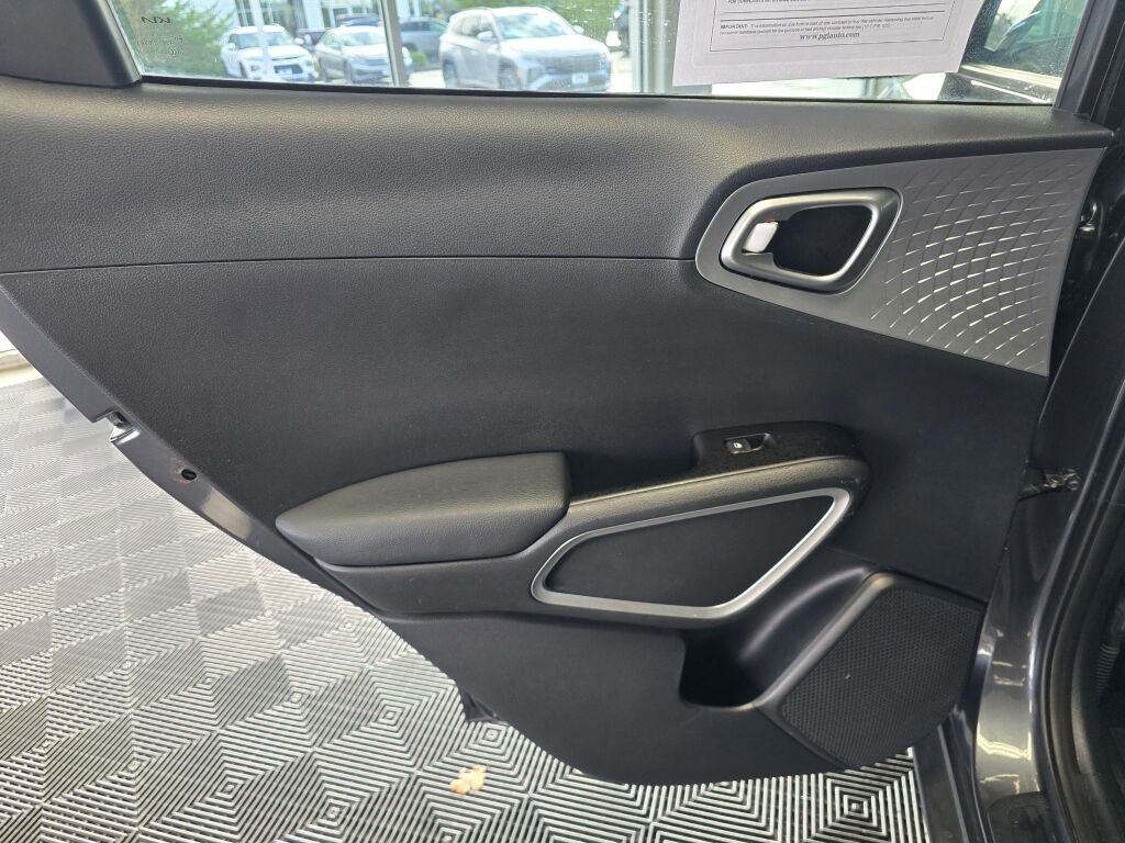 Used 2022 Kia Soul LX w/ Technology Package image 34