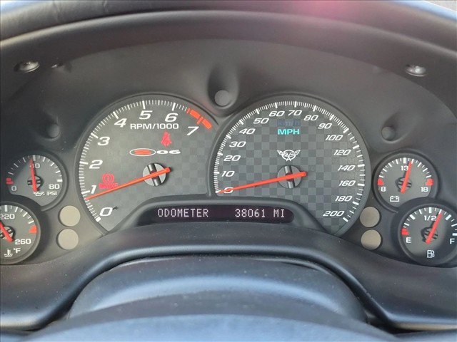 Used 2004 Chevrolet Corvette Z06 w/ Z06 Preferred Equipment Group RWD image 12