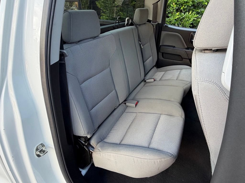 Used 2019 Chevrolet Silverado 1500 Custom w/ Custom Convenience Package AWD/4WD image 38