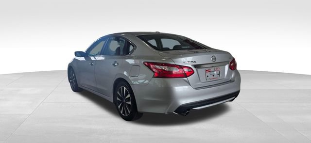Used 2017 Nissan Altima 2.5 SV image 3