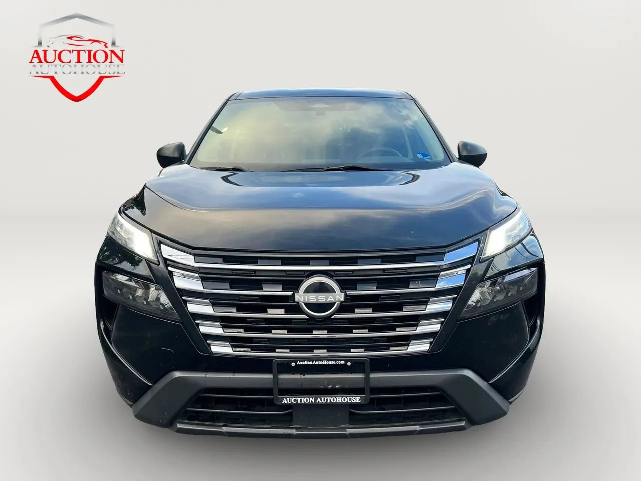 Used 2024 Nissan Rogue SV AWD/4WD image 2