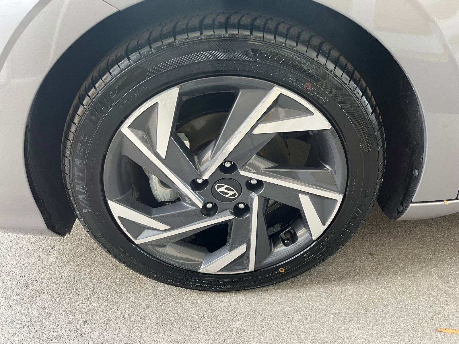 Used 2025 Hyundai Elantra SEL image 31