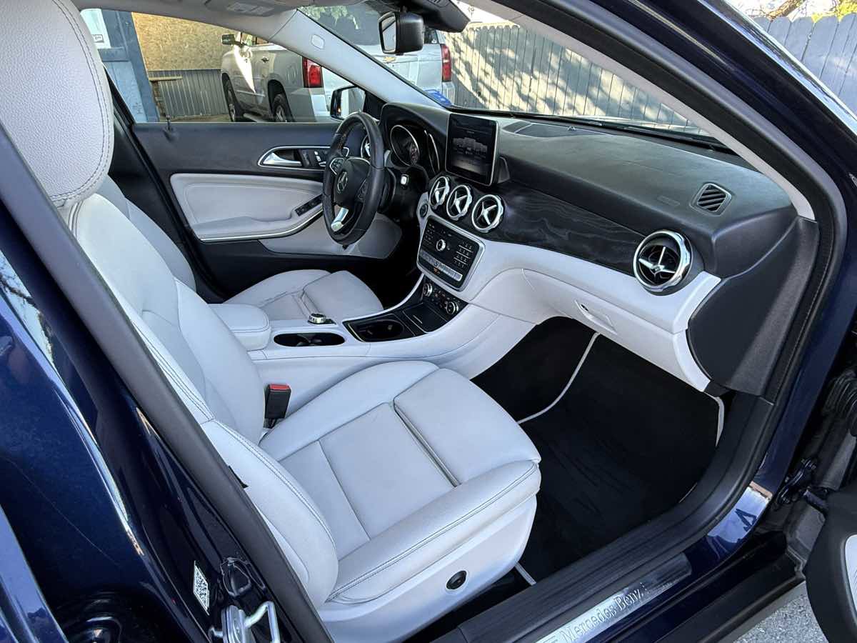 Used 2018 Mercedes-Benz GLA 250 4MATIC image 12