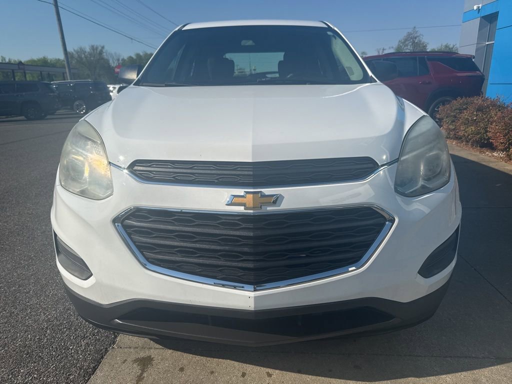 Used 2017 Chevrolet Equinox LS image 2