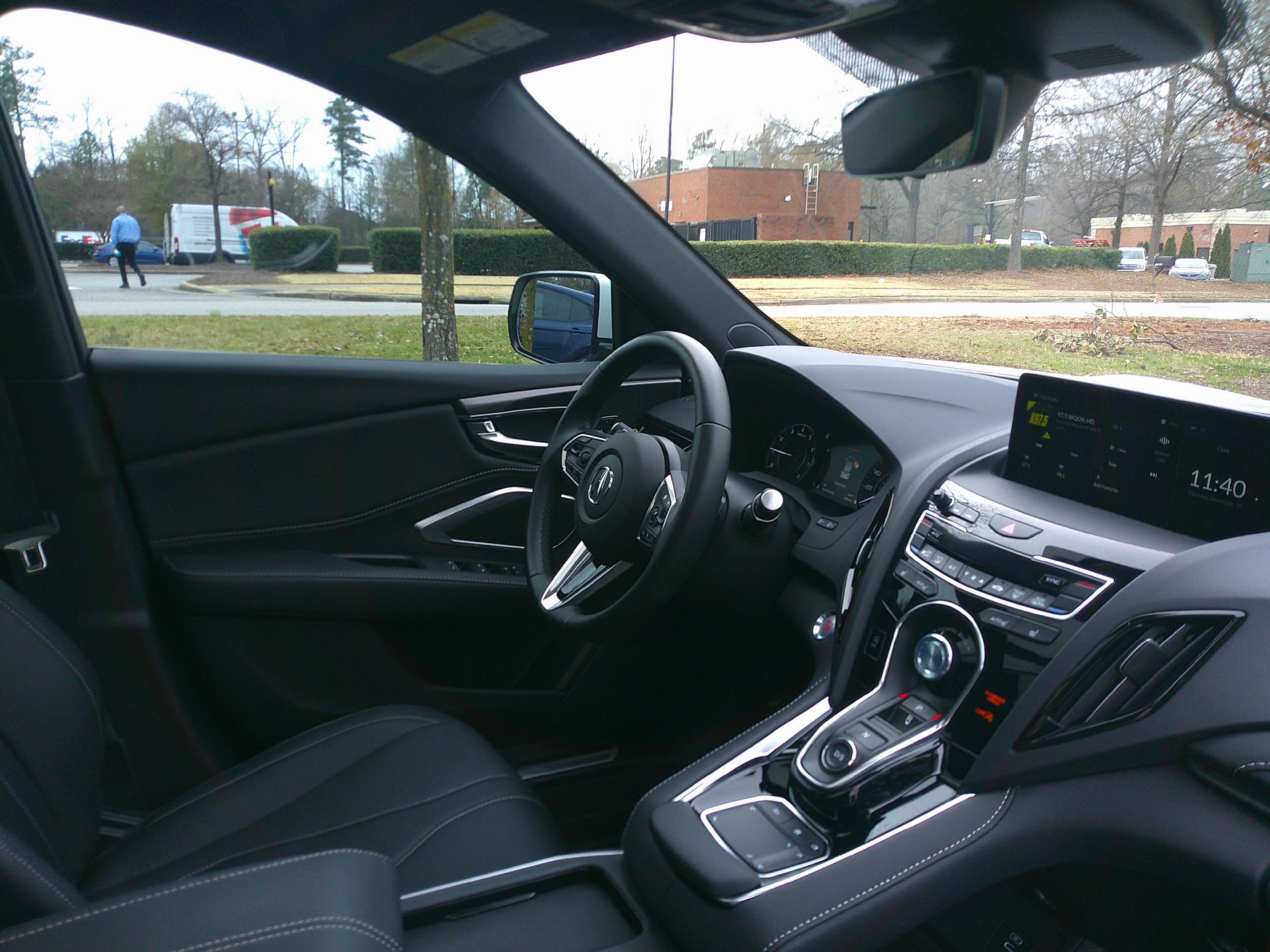 Used 2025 Acura RDX SH-AWD image 35