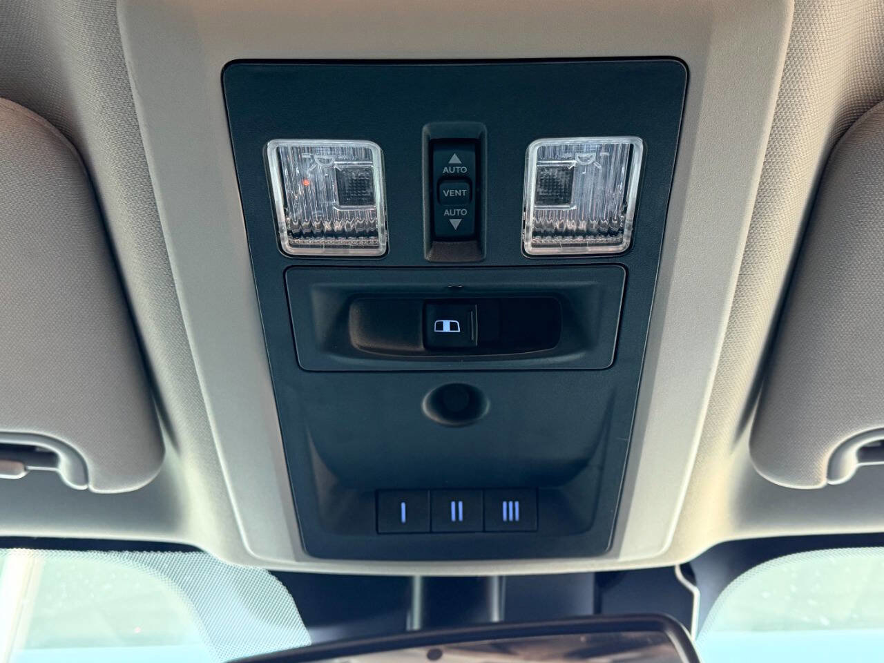 Used 2018 RAM 1500 Laramie AWD/4WD image 25