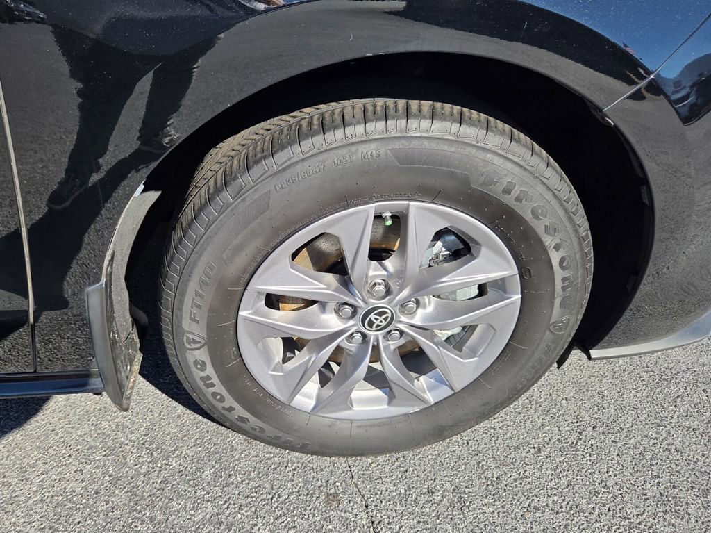 Certified 2023 Toyota Sienna LE AWD/4WD image 16