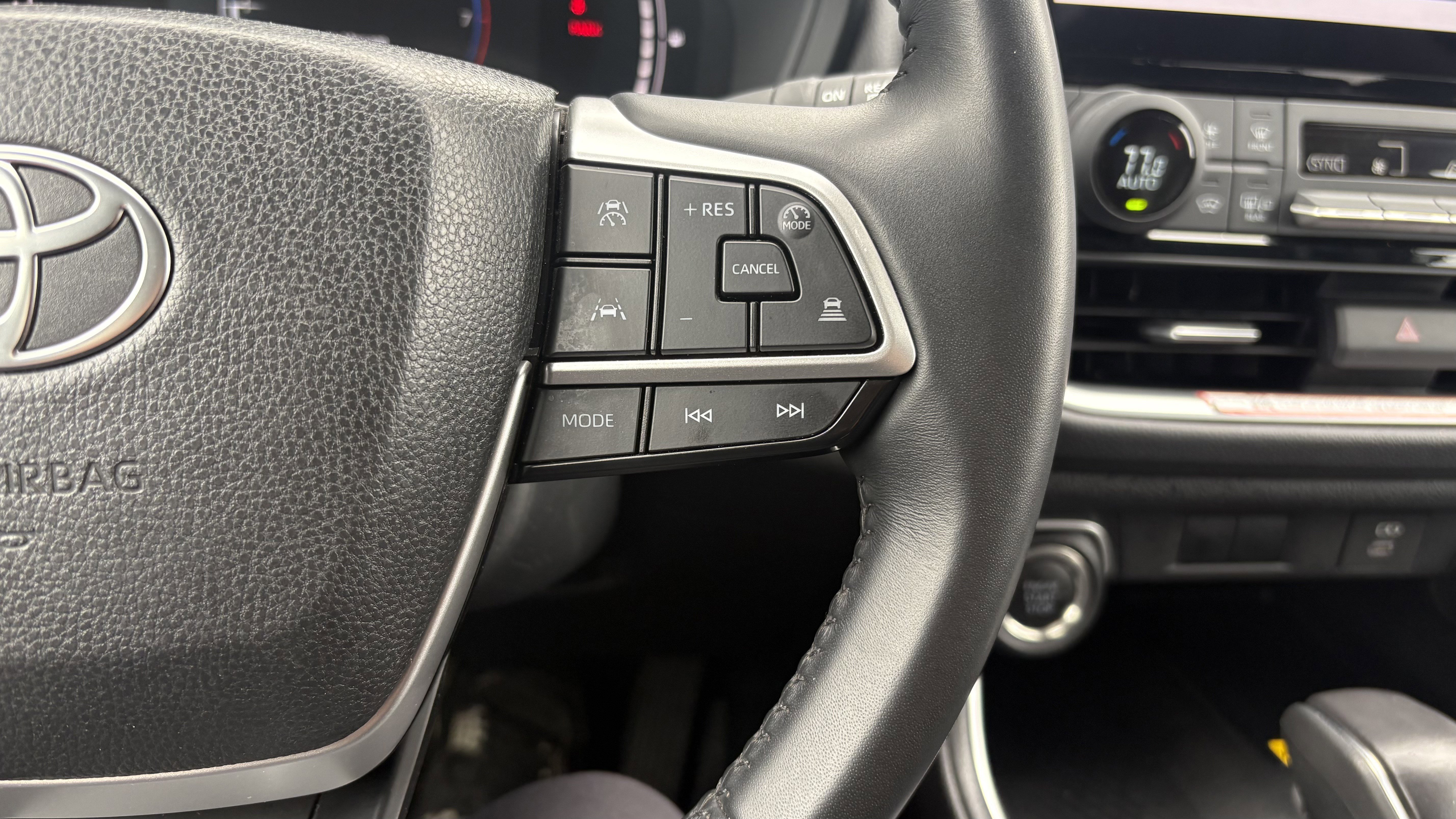 Used 2025 Toyota Grand Highlander AWD image 21
