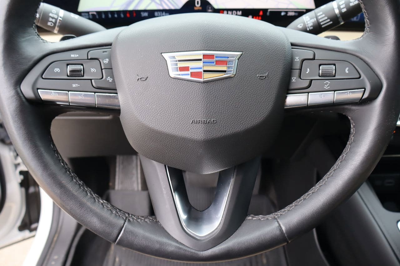 Used 2024 Cadillac XT4 Premium Luxury FWD image 12
