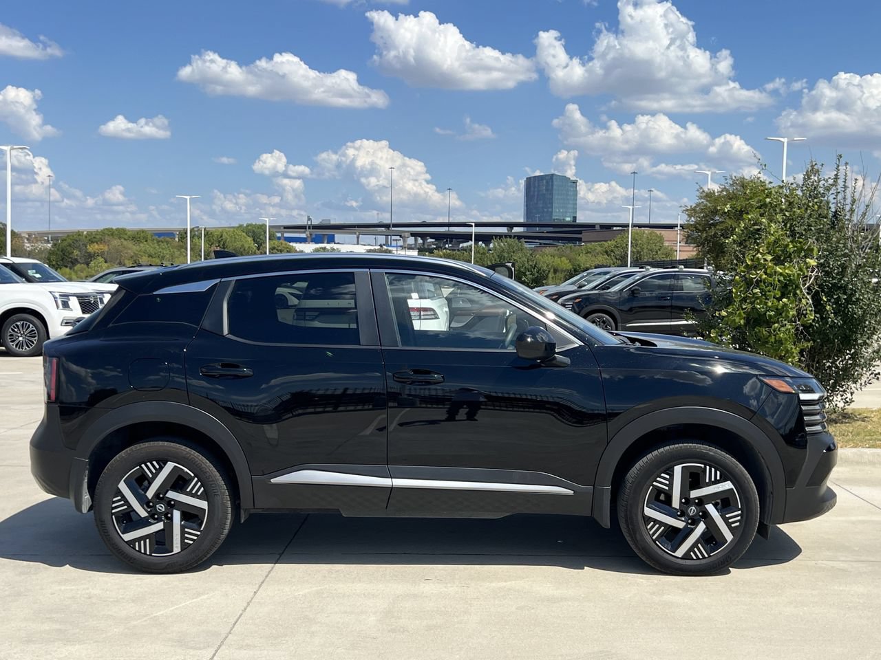 Used 2026 Nissan Kicks SV FWD image 4