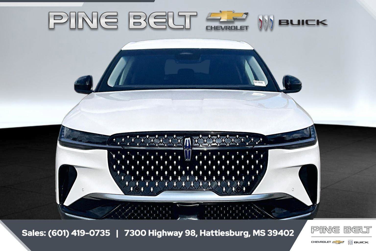 Used 2024 Lincoln Nautilus Premier AWD/4WD image 3