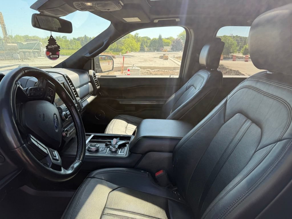 Used 2019 Ford Expedition Limited w/ Equipment Group 301A AWD/4WD image 7