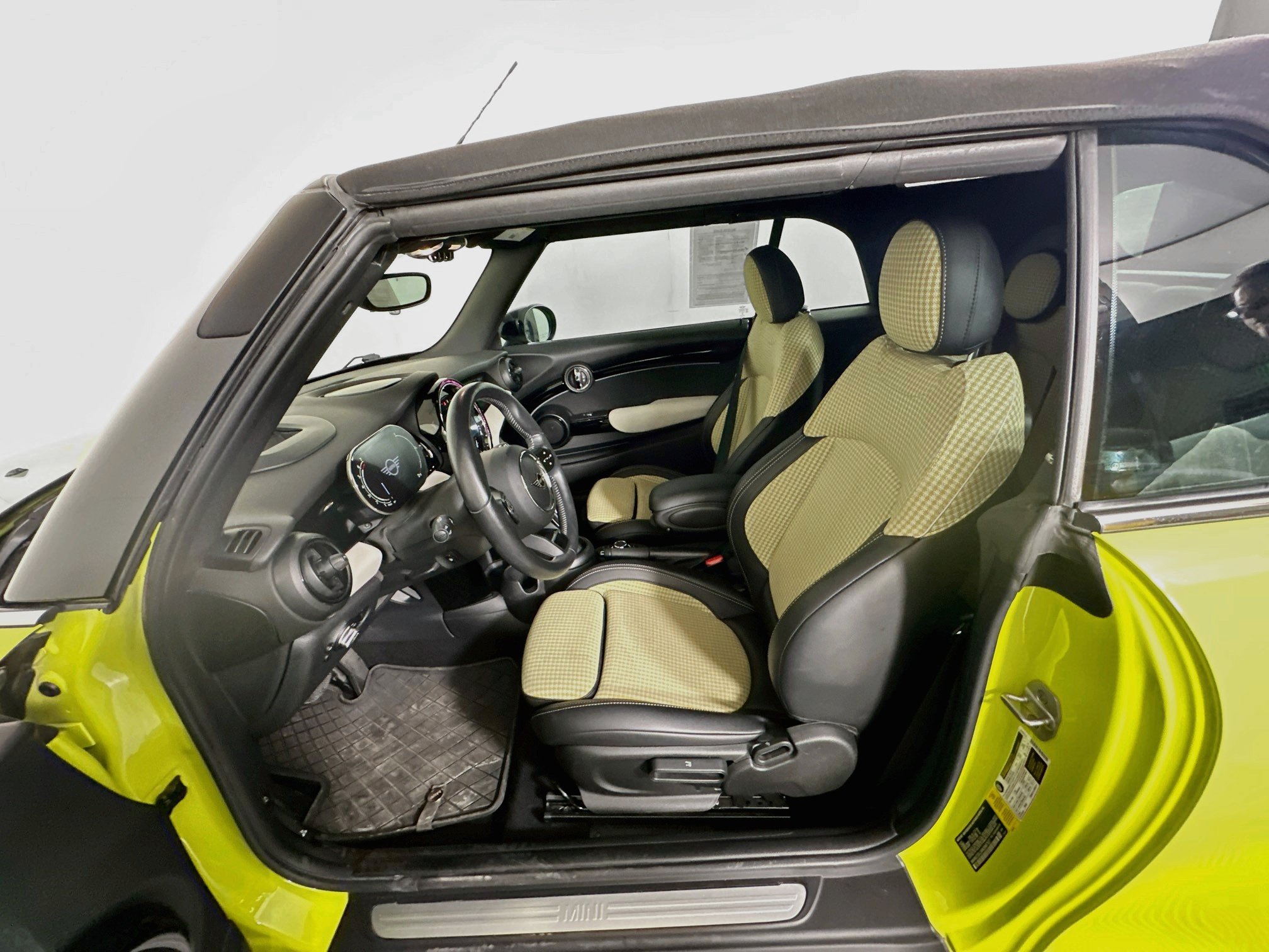 Used 2022 MINI Cooper Convertible FWD image 13