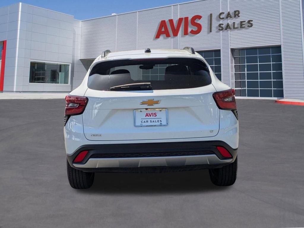 Used 2025 Chevrolet Trax LT w/ LT Convenience Package FWD image 7
