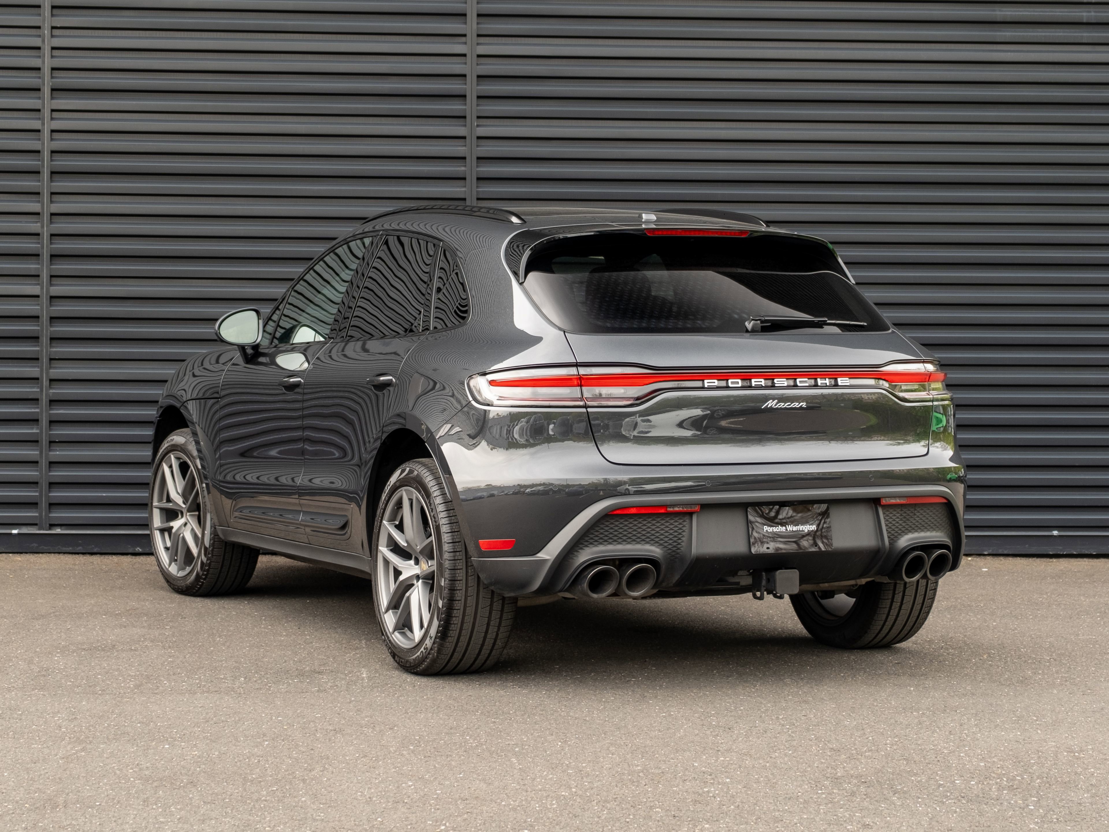 Certified 2026 Porsche Macan AWD/4WD image 3