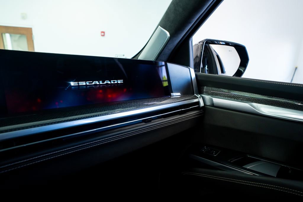 Used 2025 Cadillac Escalade V image 43