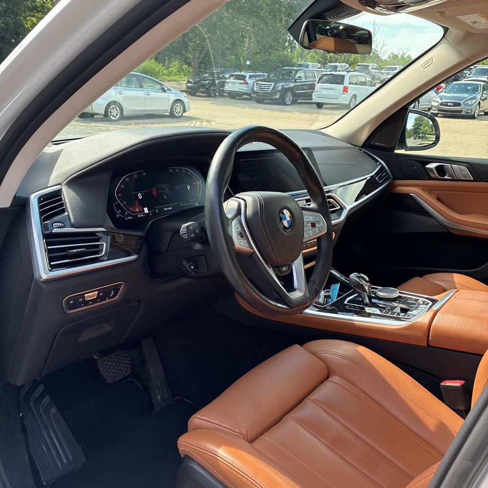 Used 2021 BMW X7 xDrive40i w/ Premium Package AWD/4WD image 16