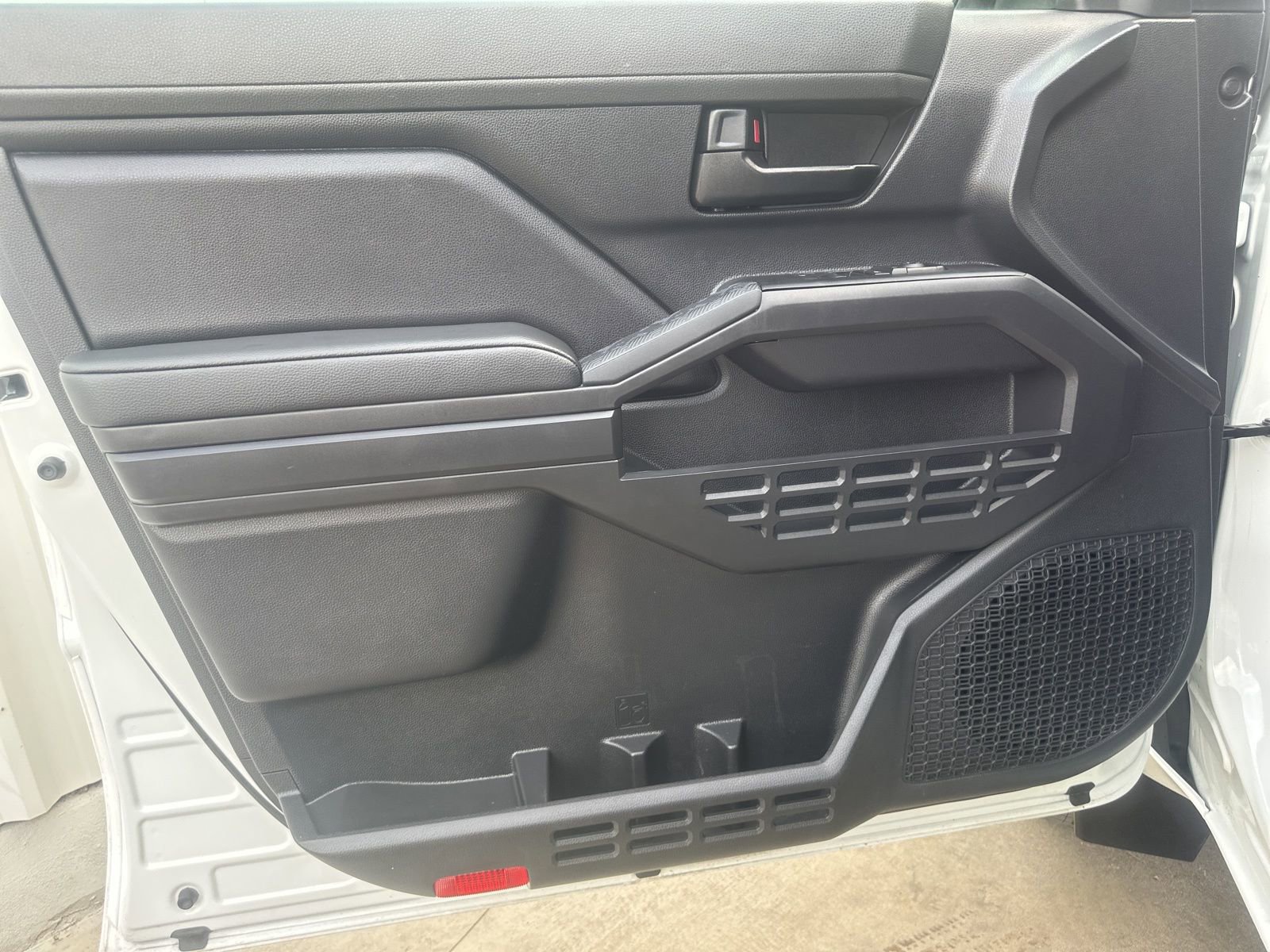 Used 2024 Toyota Tacoma SR image 10