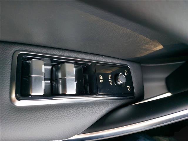 New 2026 Jaguar F-PACE R-Dynamic S image 24