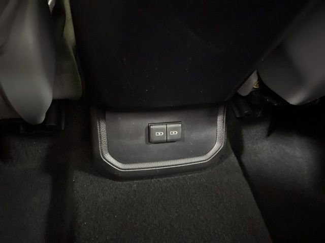 Used 2022 Toyota Highlander XLE AWD/4WD image 59