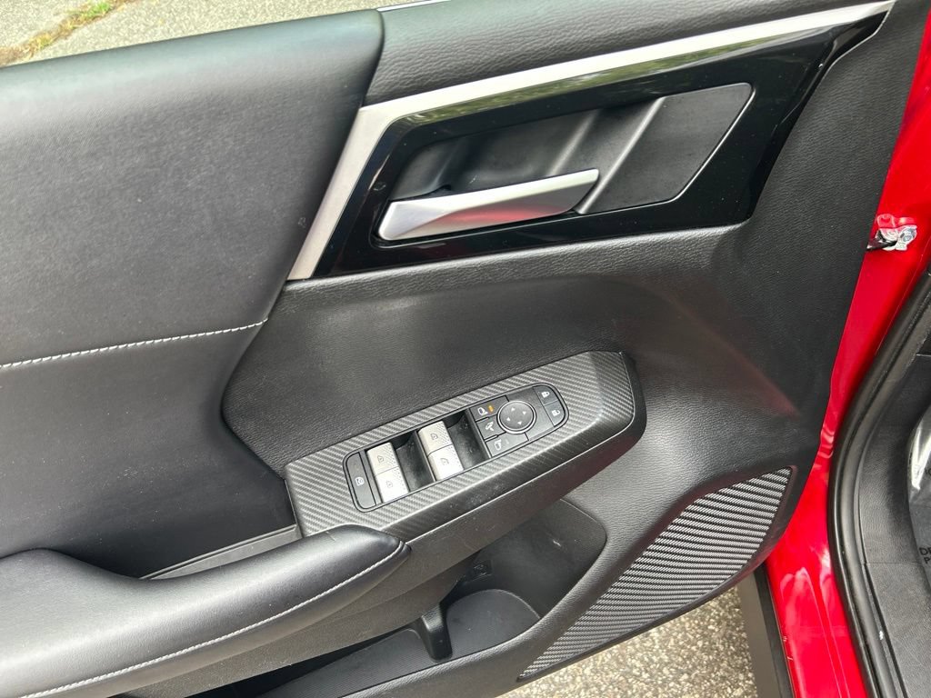 Used 2024 Mitsubishi Outlander AWD image 15