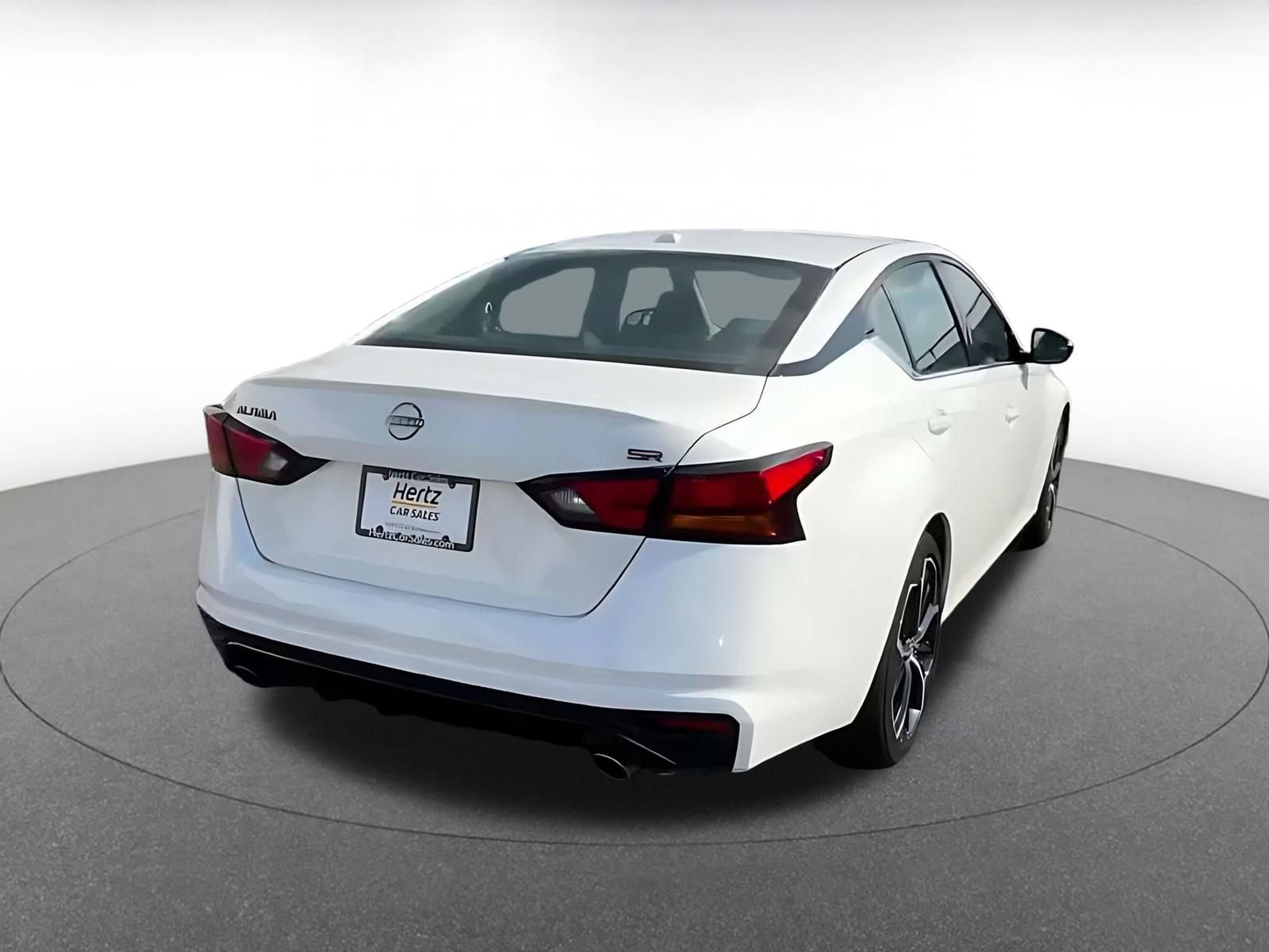 Used 2025 Nissan Altima 2.5 SR FWD image 13
