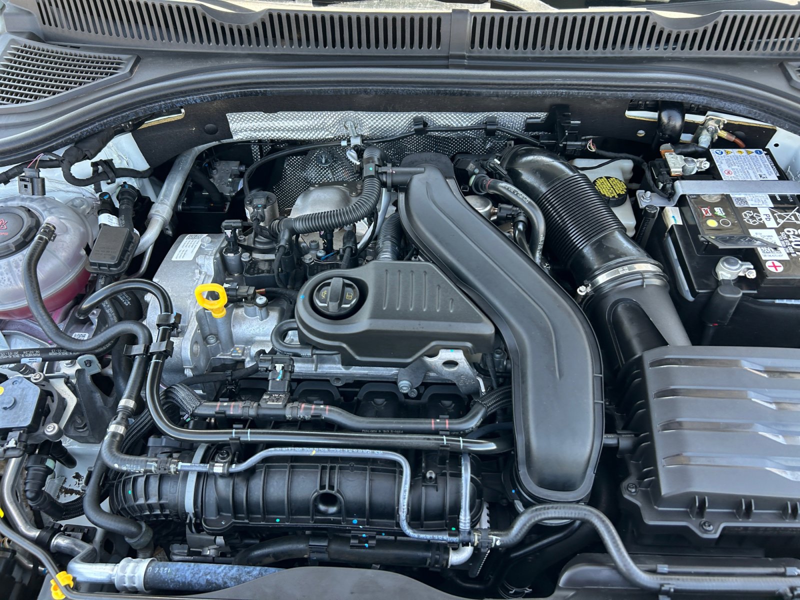 Used 2025 Volkswagen Jetta Sport FWD image 20