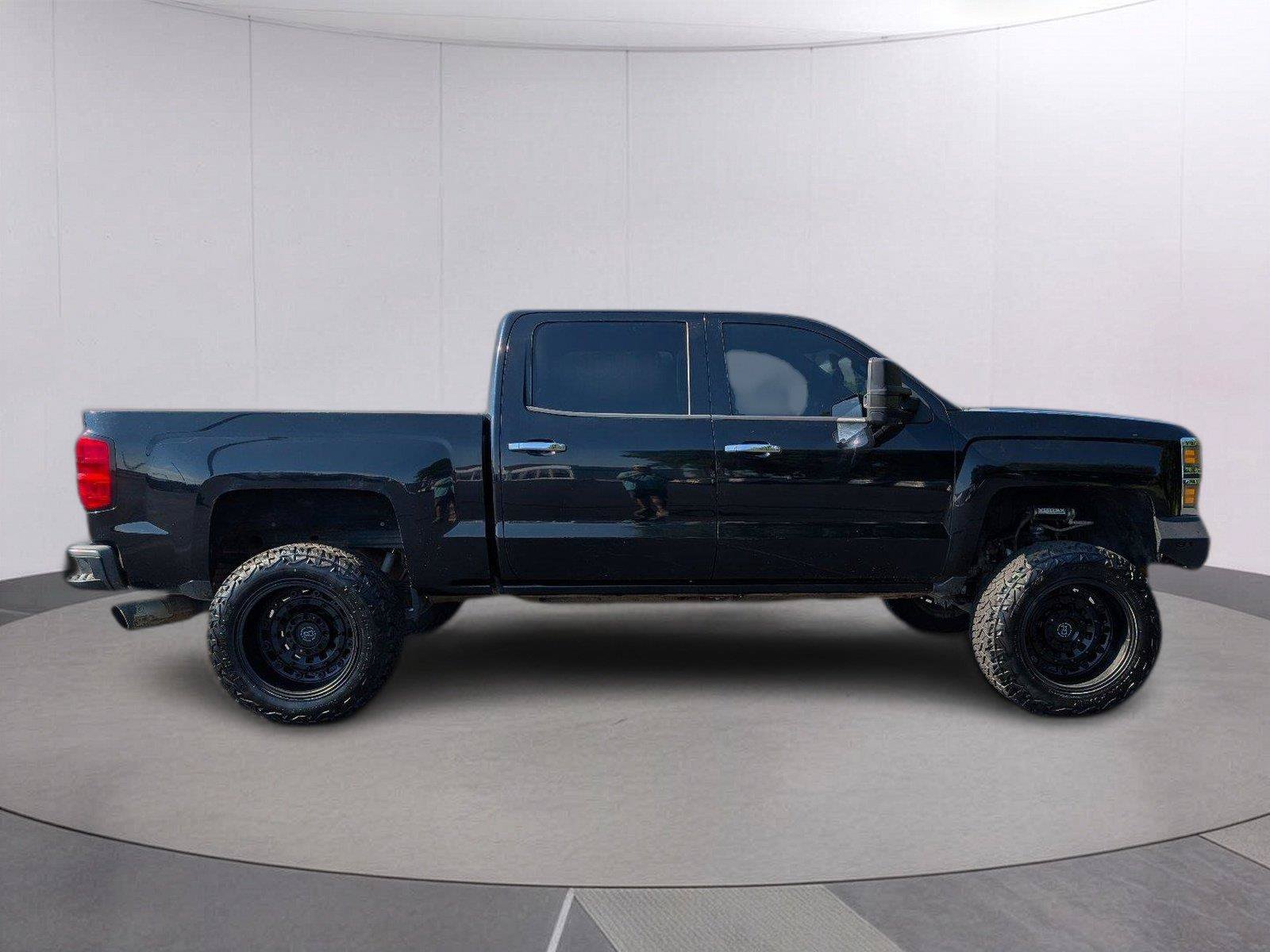 Used 2014 Chevrolet Silverado 1500 LTZ Z71 w/ LTZ Plus Package AWD/4WD image 8