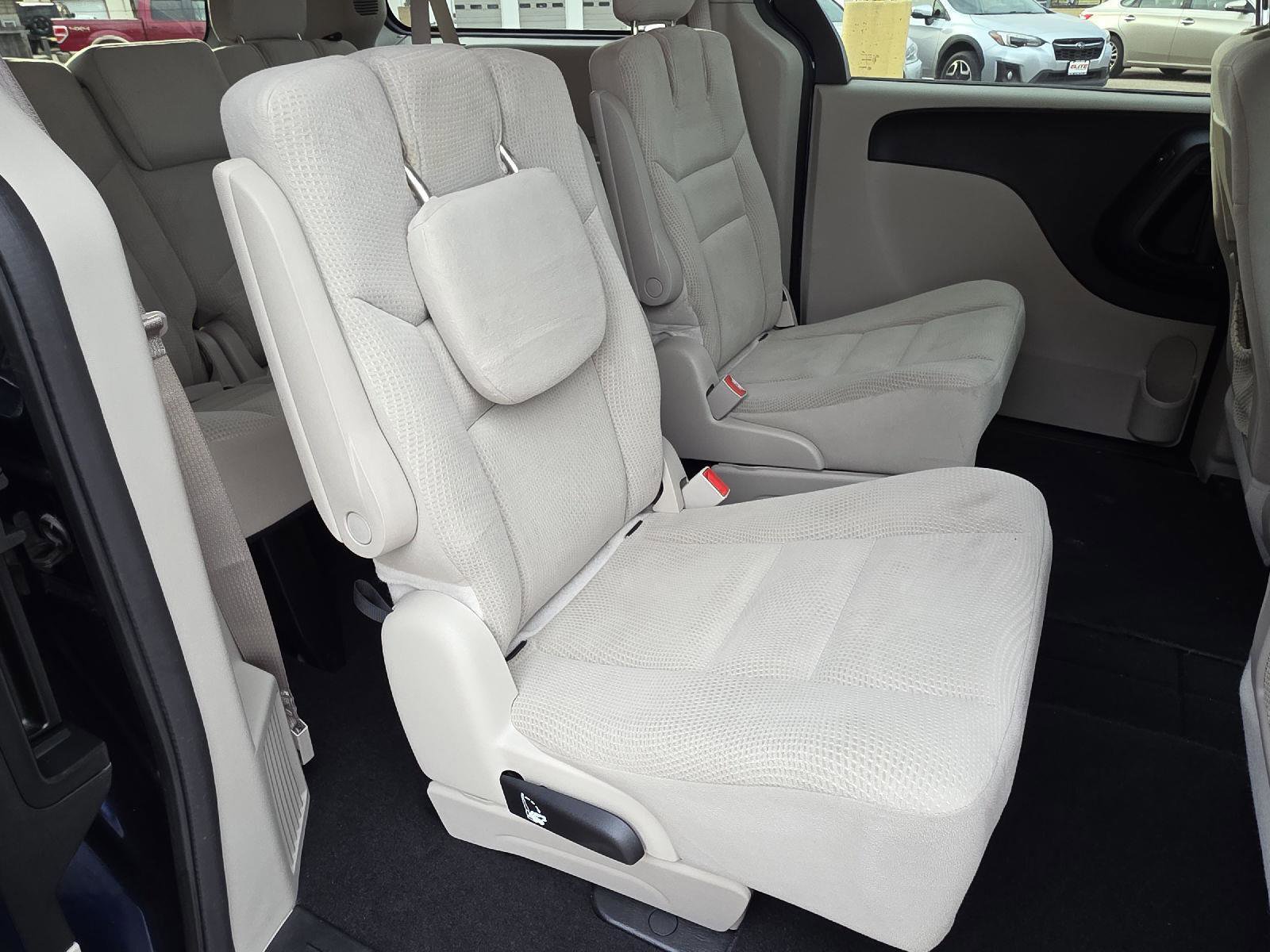 Used 2017 Dodge Grand Caravan SE w/ Power Window Group image 27