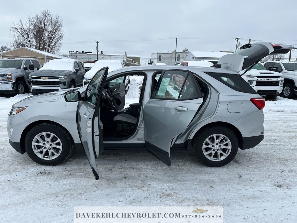 Used 2018 Chevrolet Equinox LS image 22