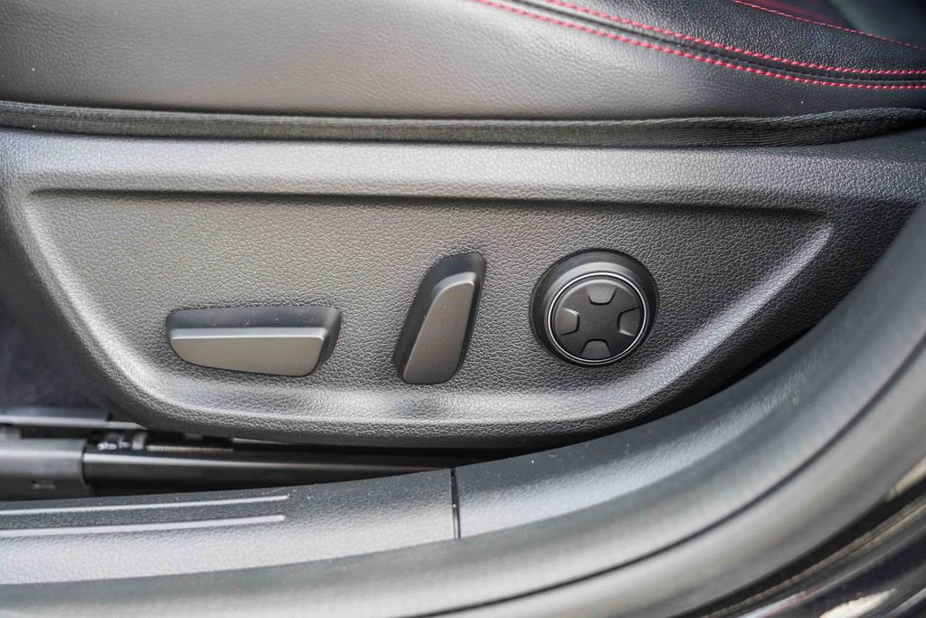 Used 2023 Genesis G70 2.0T w/ Sport Prestige Package image 22