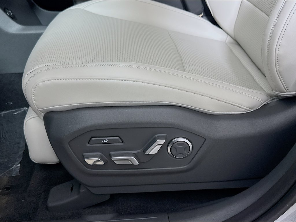 New 2026 Hyundai Santa Fe Calligraphy AWD/4WD image 16
