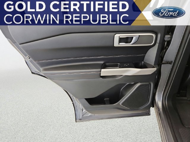 Used 2022 Ford Explorer XLT w/ Equipment Group 202A AWD/4WD image 28