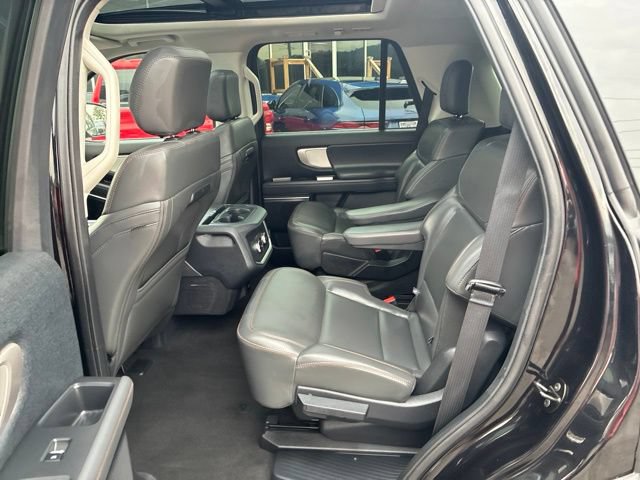 Used 2025 Ford Expedition Active AWD/4WD image 60