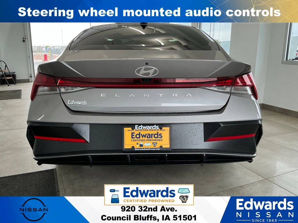 Used 2024 Hyundai Elantra SEL w/ Convenience Package FWD image 8